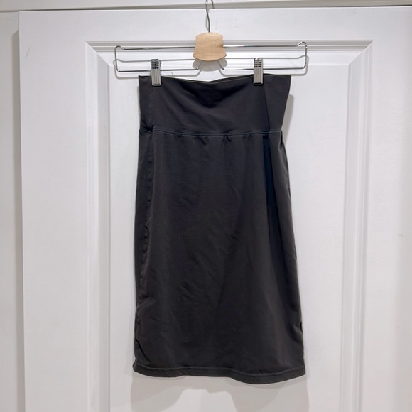 Aritzia Wilfred bodycon midi skirt - Picture 3 of 5